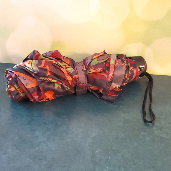 Accessories - Paisley pattern fall colors folds up compact umbrella
